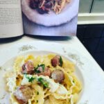 Bruschetta mit Tomaten und Basilikum S. 23 aus dem Kochbuch von Jamie Oliver – Genial Italienisch zur Blogparade zu „Der Große Glander“